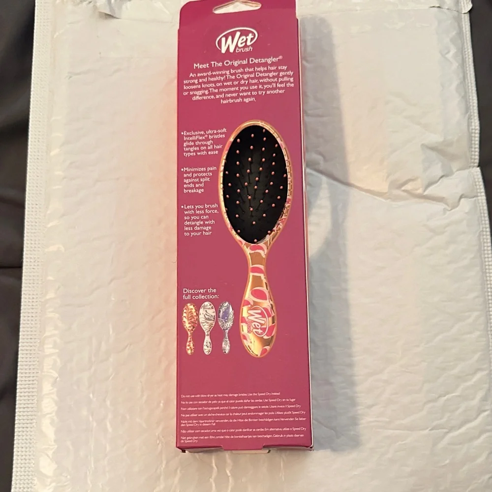 Wet Brush Pink and Black Hair Brush